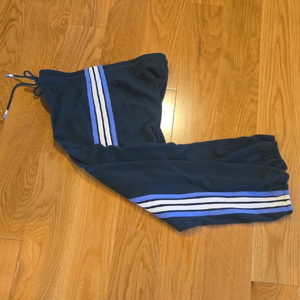 Lou & Grey Matching Set Green/White/Purple Sweatshirt And Joggers - Picture 5 of 7